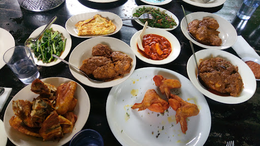 Aunty Aini's Garden Cafe