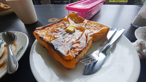 LAMAN HIJAU CAFE