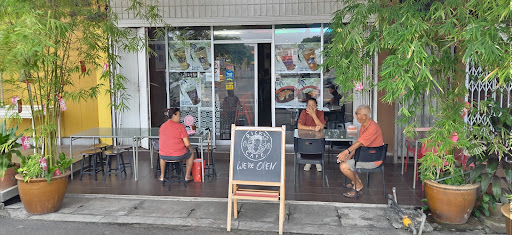 Ricky Cafe