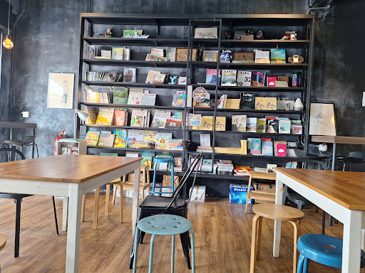 On The Road Cafe